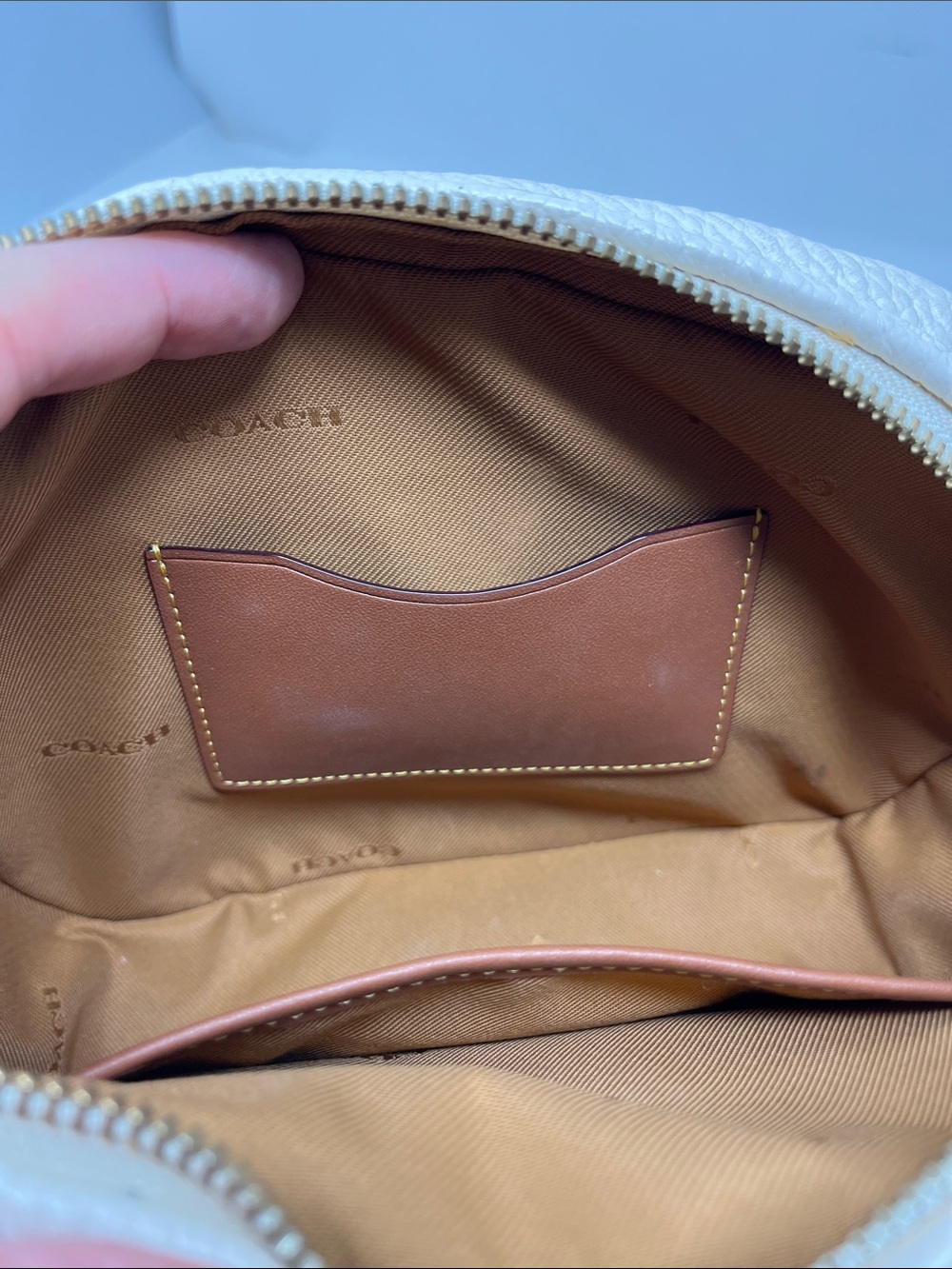 COACH CAMERA BAG PEBBLED LEATHER IN CHALK COLOR BRASS TURN LOCK CROSSBODY - Picture 14 of 16